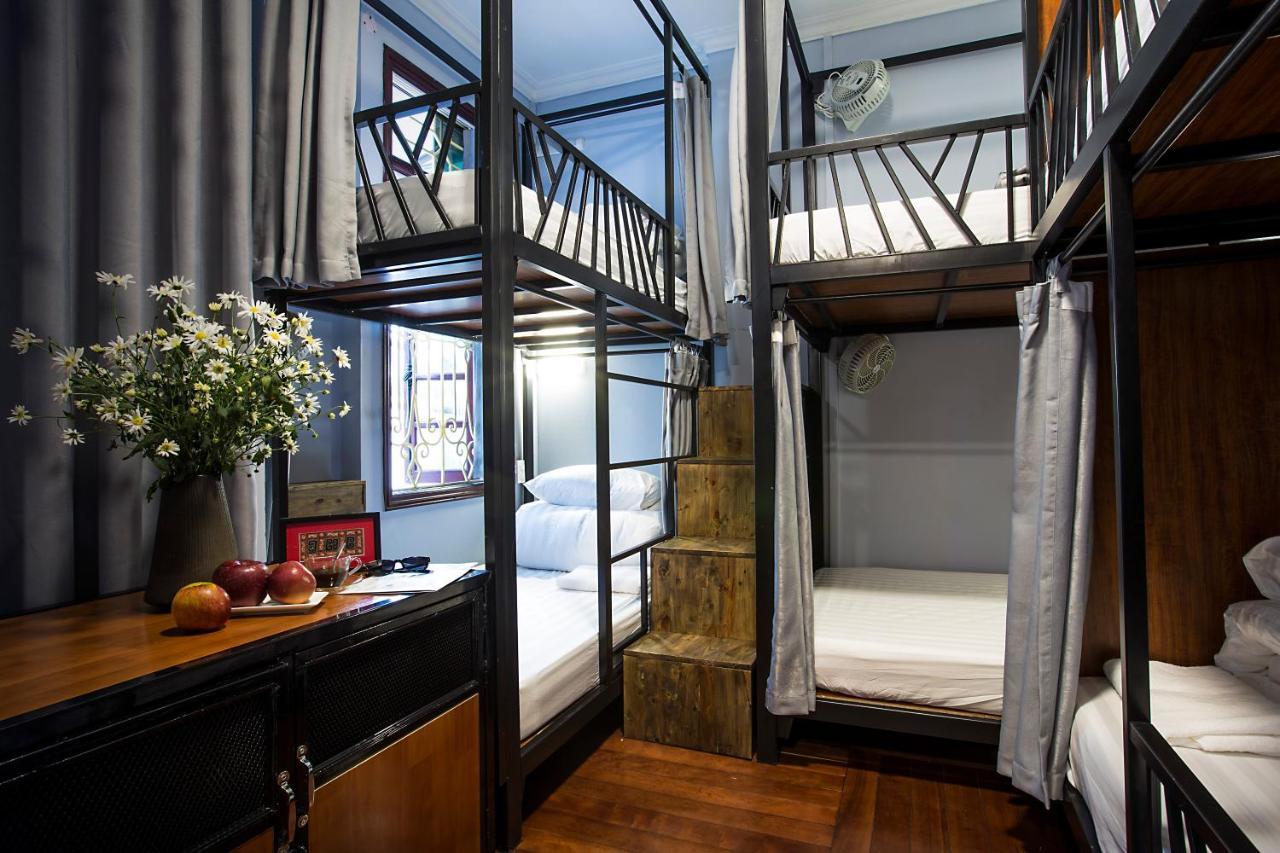 The Chi Novel Hostel Hanoi Buitenkant foto