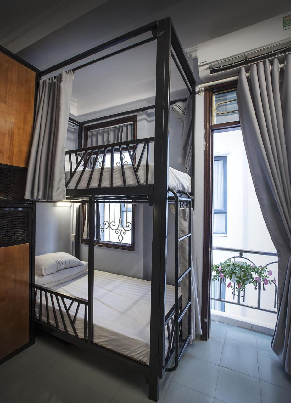 The Chi Novel Hostel Hanoi Buitenkant foto